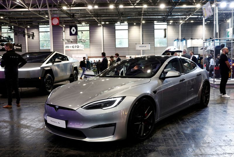 Tesla's market value tumbles below $1 trillion as its Europe sales slump