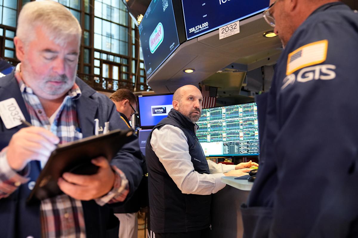 Dow, S&P 500, Nasdaq wipe out Trump-led gains as tariff sell-off continues