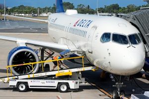 The trade war prompted Delta to pull its guidance. One analyst warns more companies could follow.